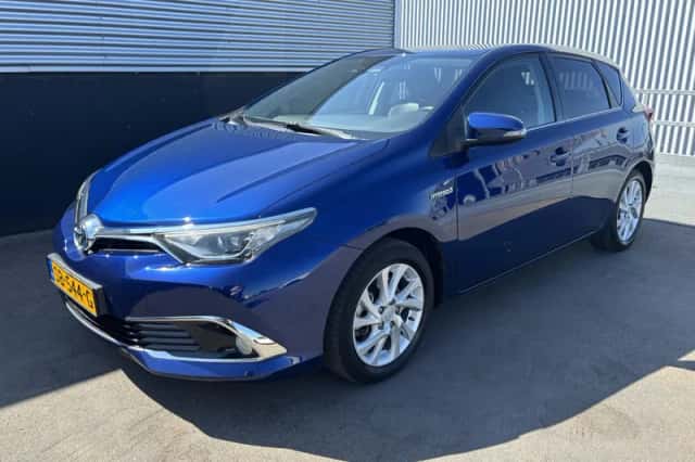 Toyota Auris (2018) thumbnail 4