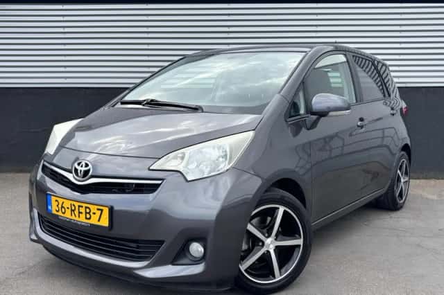 Toyota Verso-S (2011) thumbnail 1
