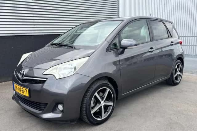 Toyota Verso-S (2011) thumbnail 4