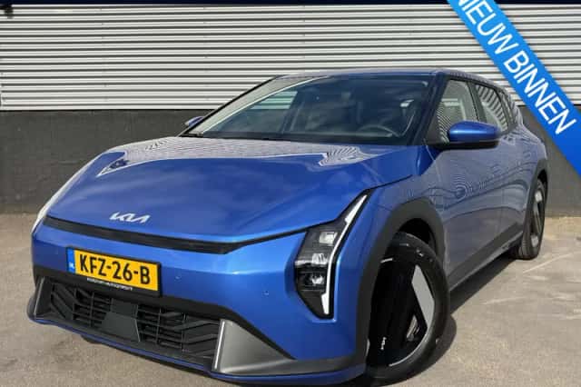 Kia EV4 (2026) thumbnail 1
