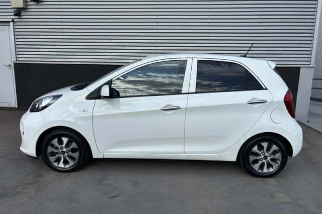 Kia Picanto (2016) thumbnail 3