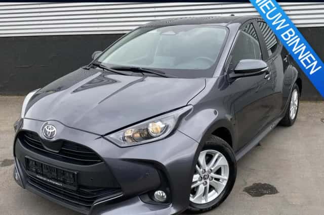Toyota Yaris (2025) thumbnail 1