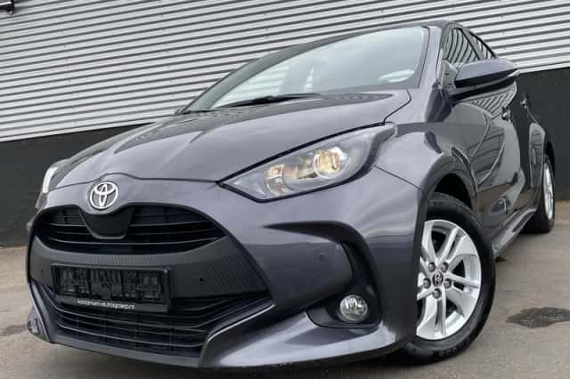 Toyota Yaris (2025) thumbnail 2