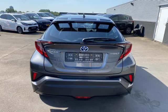 Toyota C-HR (2023) thumbnail 6