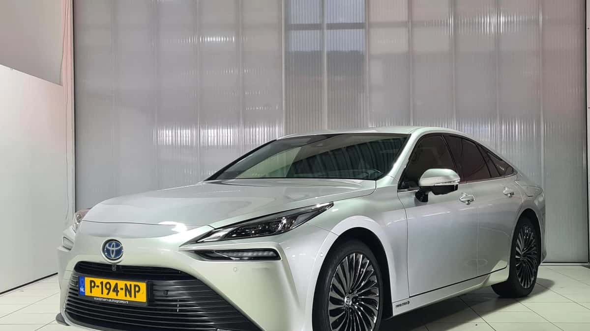 Toyota Mirai (2022) — foto 1