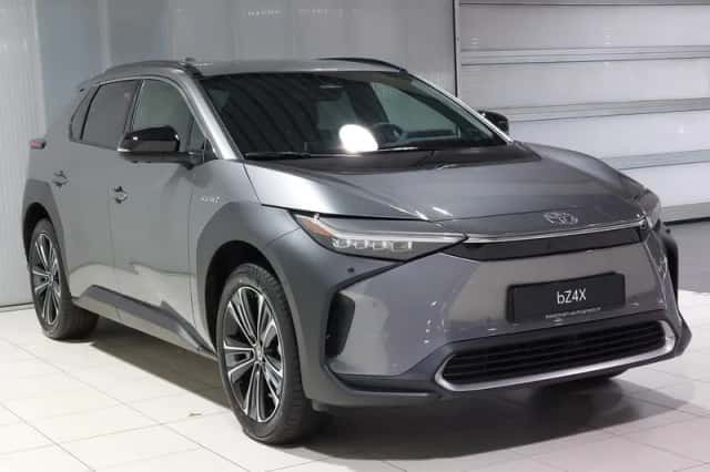 Toyota bZ4X (2024) thumbnail 5