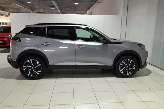 Peugeot e-2008 (2022) thumbnail 2