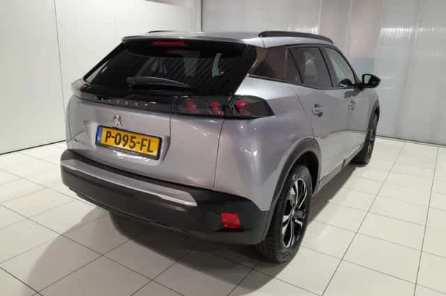 Peugeot e-2008 (2022) thumbnail 4