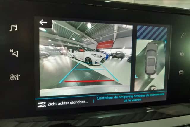 Peugeot e-2008 (2022) thumbnail 6