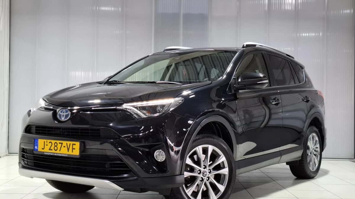 Toyota RAV4 (2017) — foto 1