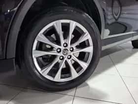 Toyota RAV4 (2017) thumbnail 2