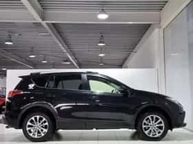Toyota RAV4 (2017) thumbnail 12