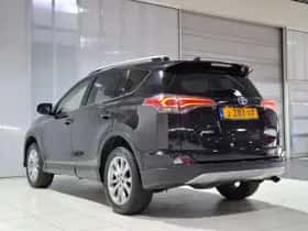 Toyota RAV4 (2017) thumbnail 6