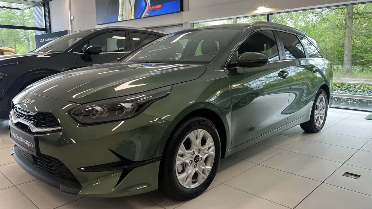 Kia Ceed Sportswagon (2025) — foto 1
