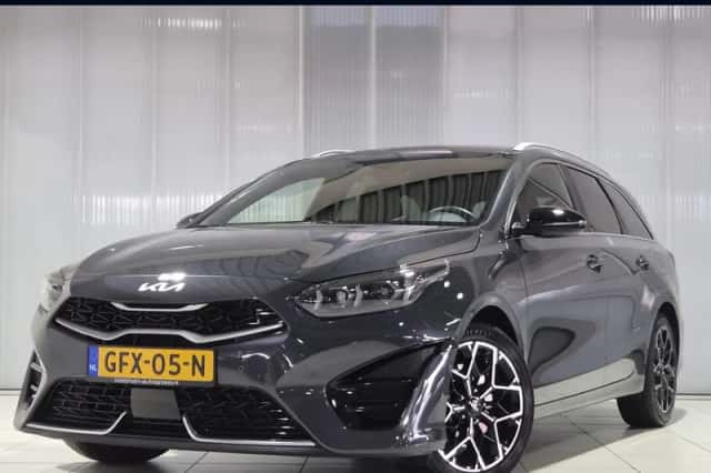 Kia Ceed Sportswagon (2024) thumbnail 1