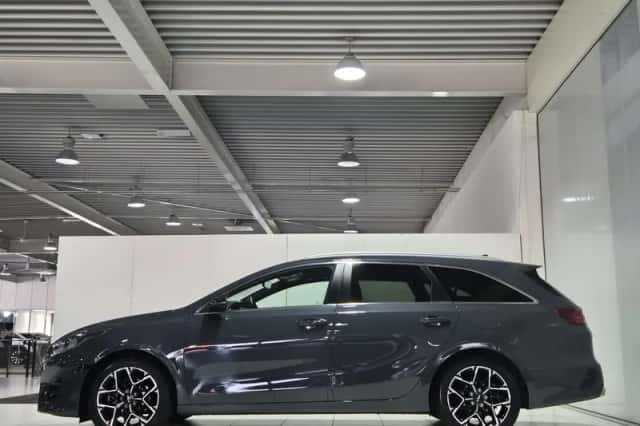 Kia Ceed Sportswagon (2024) thumbnail 3