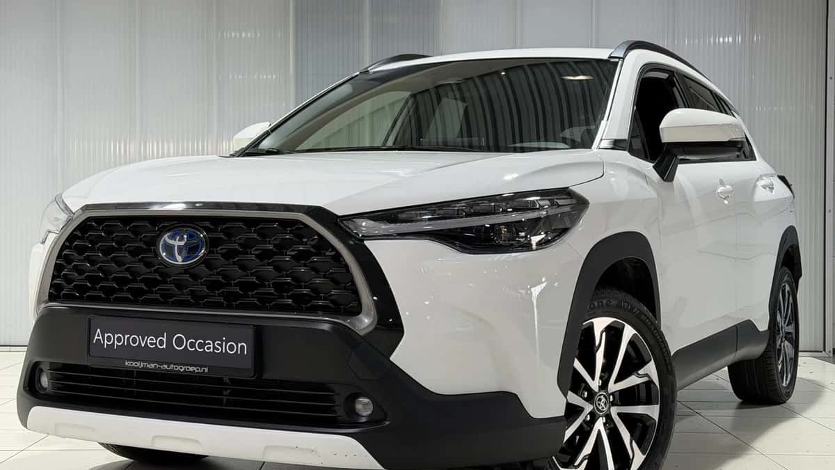 Toyota Corolla (2024) — foto 1