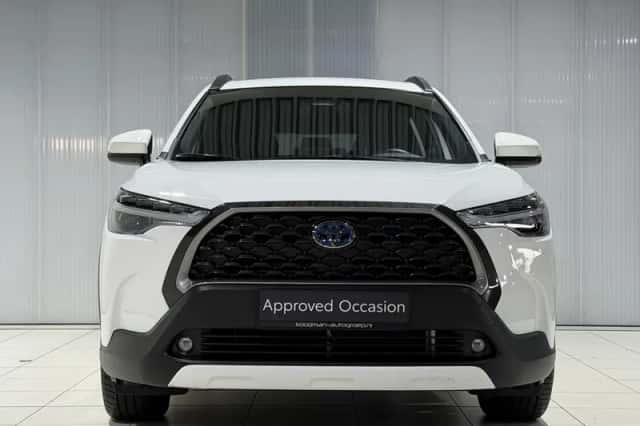 Toyota Corolla (2024) thumbnail 3