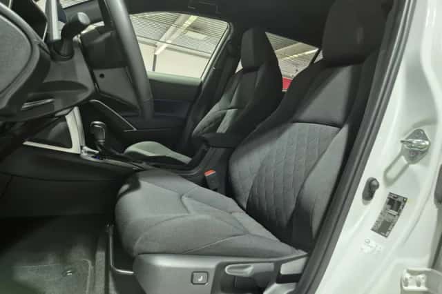 Toyota Corolla (2024) thumbnail 3
