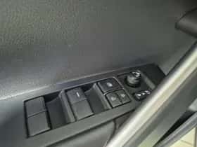 Toyota Corolla (2024) thumbnail 32
