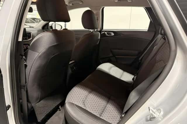 Kia Ceed Sportswagon (2021) thumbnail 13