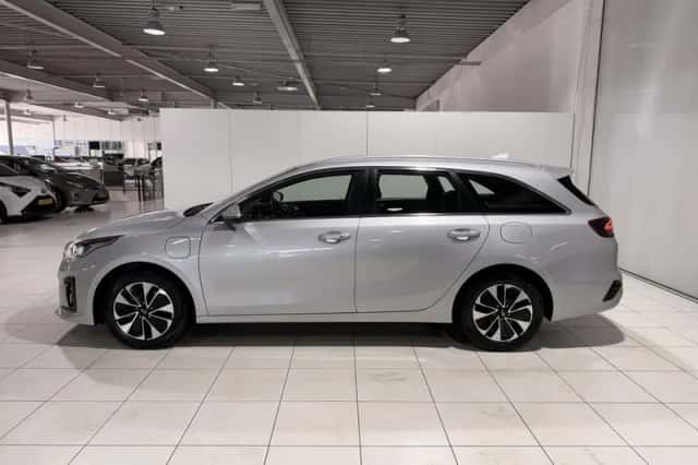 Kia Ceed Sportswagon (2021) thumbnail 4