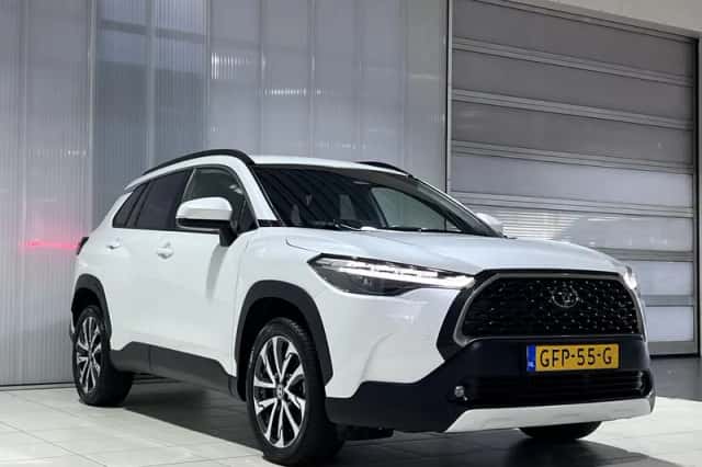 Toyota Corolla (2024) thumbnail 3