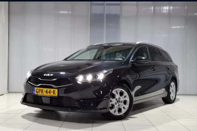 Kia Ceed Sportswagon (2024) thumbnail 1