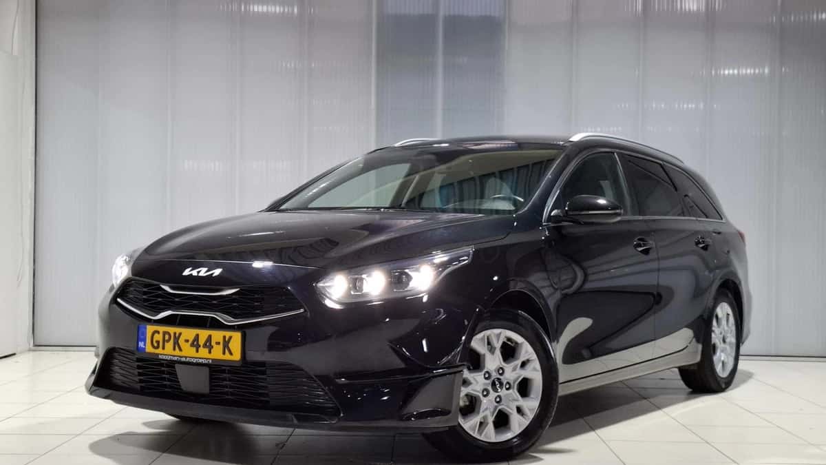 Kia Ceed Sportswagon (2024) — foto 1