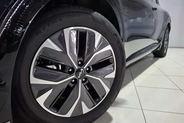 Kia EV6 (2024) thumbnail 2
