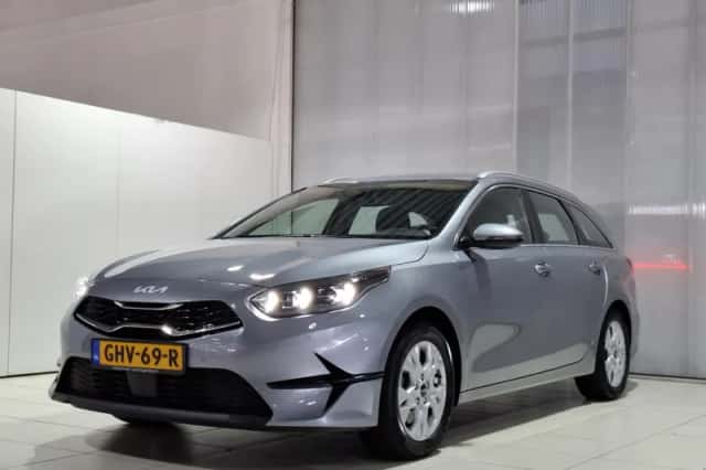 Kia Ceed Sportswagon (2024) thumbnail 2