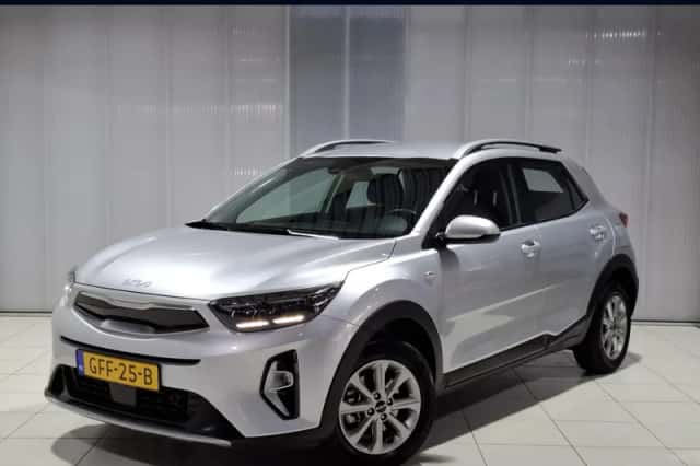Kia Stonic (2024) thumbnail 1
