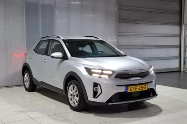 Kia Stonic (2024) thumbnail 2