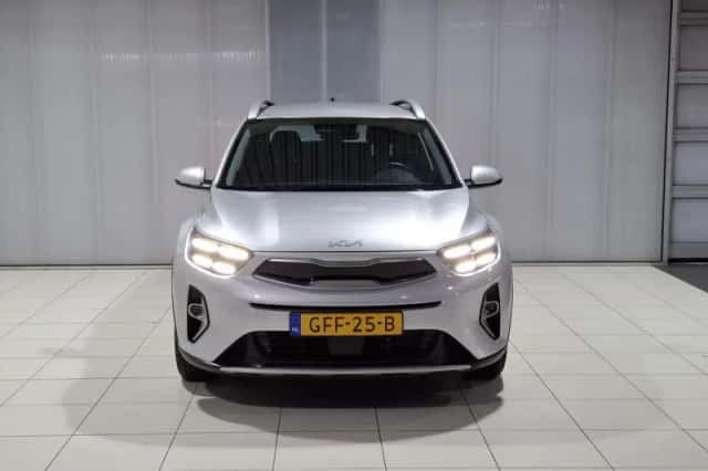 Kia Stonic (2024) thumbnail 3