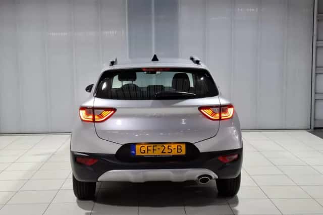 Kia Stonic (2024) thumbnail 6