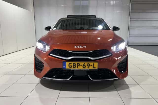 Kia Proceed (2024) thumbnail 2
