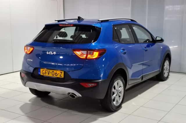 Kia Stonic (2024) thumbnail 5