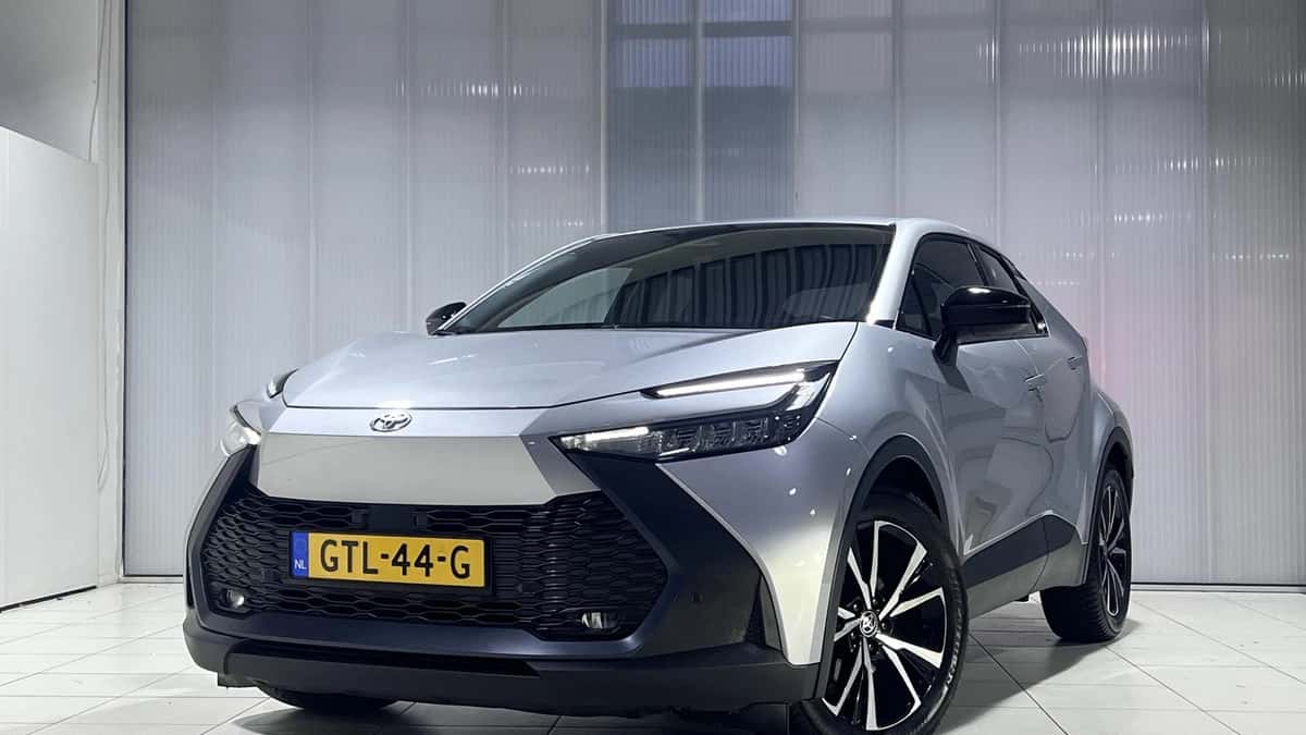 Toyota C-HR (2024) — foto 1
