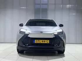 Toyota C-HR (2024) thumbnail 2