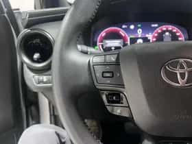 Toyota C-HR (2024) thumbnail 12