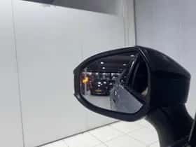 Toyota C-HR (2024) thumbnail 29