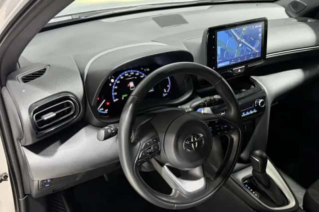 Toyota Yaris Cross (2024) thumbnail 3