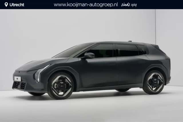 Kia EV4 (2026) thumbnail 1