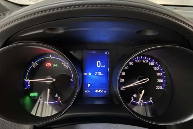 Toyota C-HR (2019) thumbnail 3