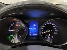 Toyota C-HR (2019) thumbnail 3