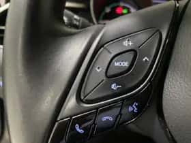 Toyota C-HR (2019) thumbnail 24