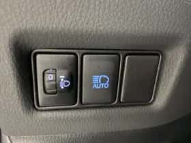 Toyota C-HR (2019) thumbnail 28