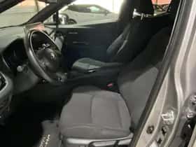 Toyota C-HR (2019) thumbnail 32