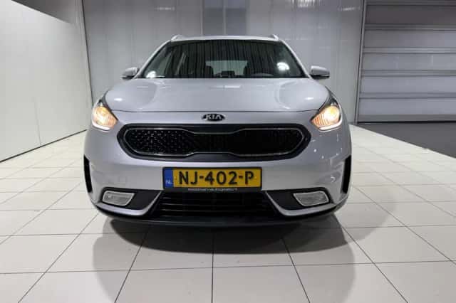 Kia Niro (2017) thumbnail 2