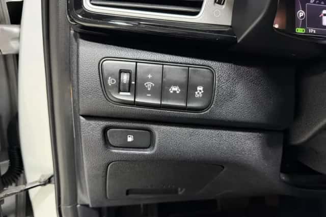 Kia Niro (2017) thumbnail 14